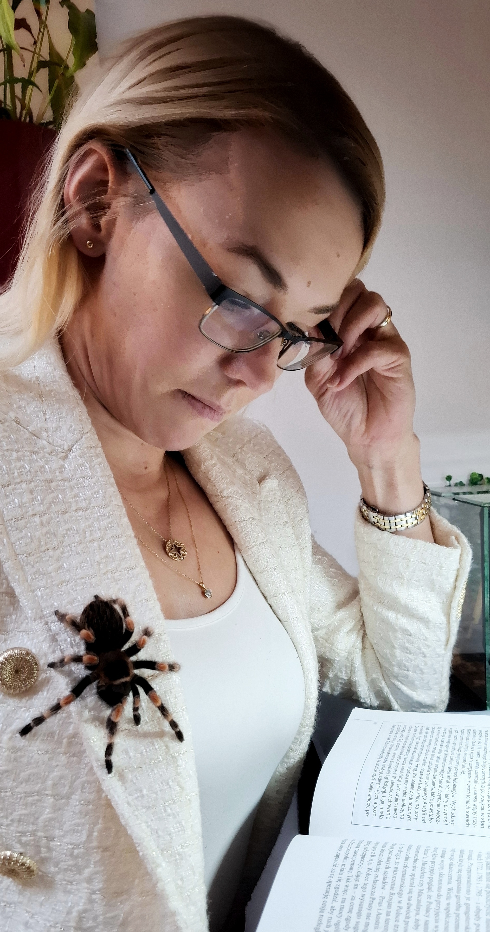 Wyróżnienie_IV_r. pr. Laura Waloszczyk_Co sześć par oczu.jpg